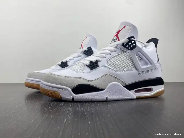 LUCY 4 Retro DR5415-100 Jordan SB 0518